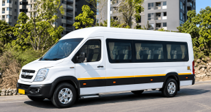 9 Seater Urbania Traveller – Jaipur